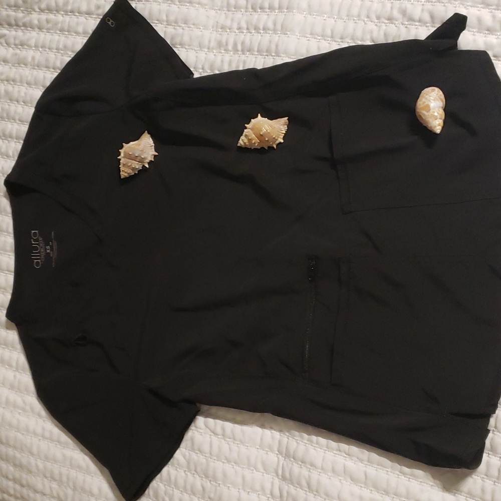Allura black scrub top barely worn